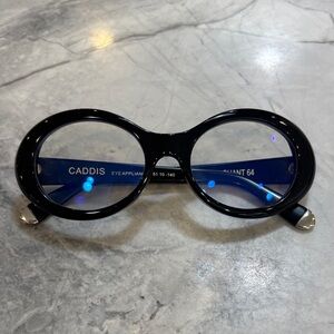 Black Caddis “Quant” readers 1.0